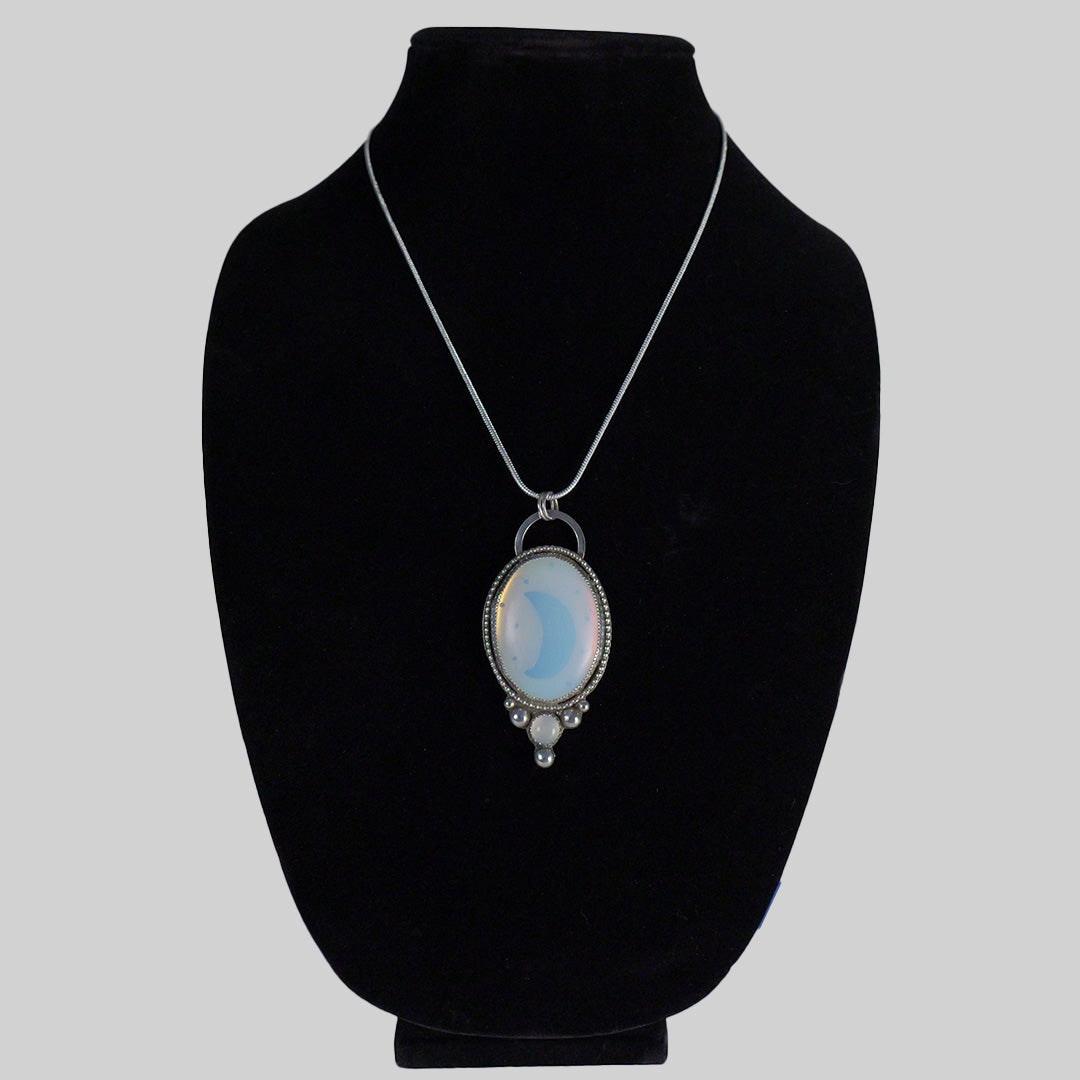 Oval Moonstone pendant
